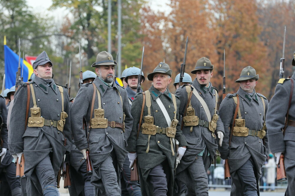Parada militară de 1 Decembrie, în marile orașe. Tadiționala ceremonie, surprinsă în imagini | GALERIE FOTO - Imaginea 10