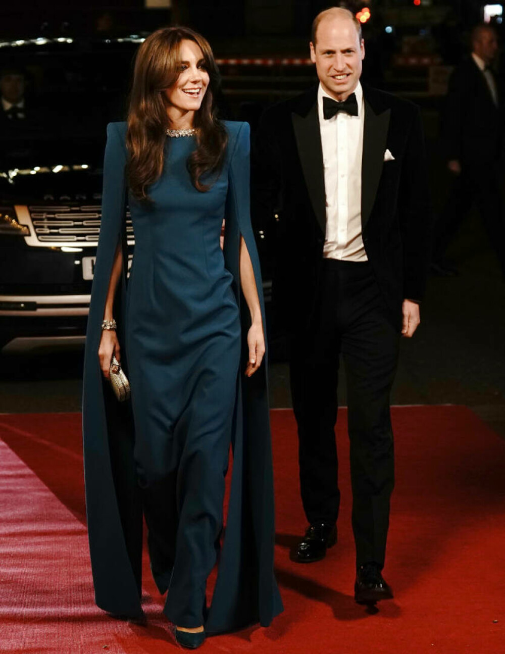William și Kate au strălucit la Royal Variety Performance 2023. Prințesa de Wales a șocat cu rochia ei albastră | FOTO - Imaginea 7