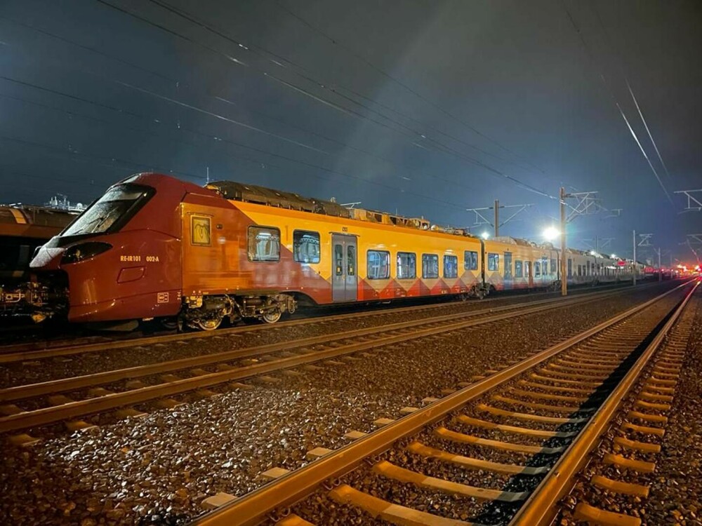 „Un moment istoric”. Primul tren electric cumpărat de România a ajuns în Gara de Nord | VIDEO - Imaginea 1