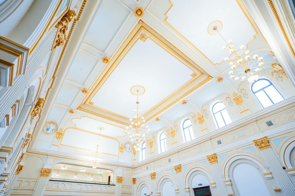 Cum arată Palatul Dornelor, fostul cazinou din Vatra Dornei. Este cea mai frumoasă clădire din Bucovina GALERIE FOTO - Imaginea 5