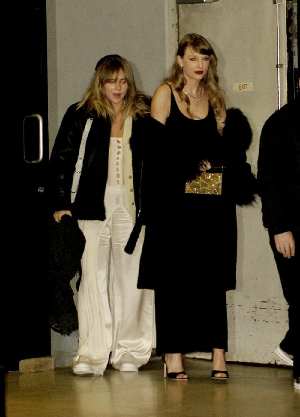 Taylor Swift, apariție elegantă la premiera celui mai recent film al Emmei Stone. Ce ținută a purtat pe covorul roșu | FOTO - Imaginea 9