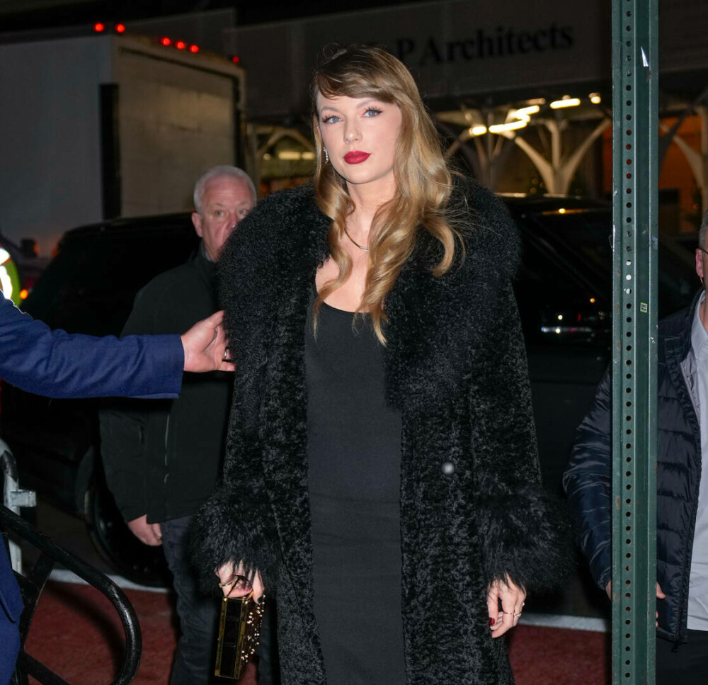 Taylor Swift, apariție elegantă la premiera celui mai recent film al Emmei Stone. Ce ținută a purtat pe covorul roșu | FOTO - Imaginea 12