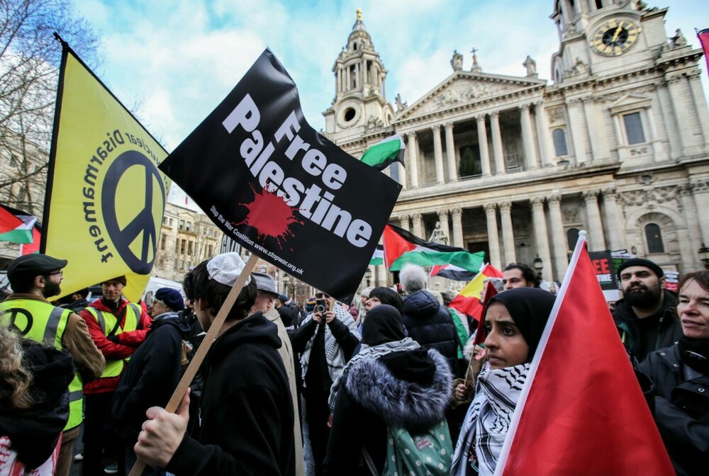 Proteste la Londra. Mii de persoane au manifestat în sprijinul palestinienilor. GALERIE FOTO - Imaginea 7