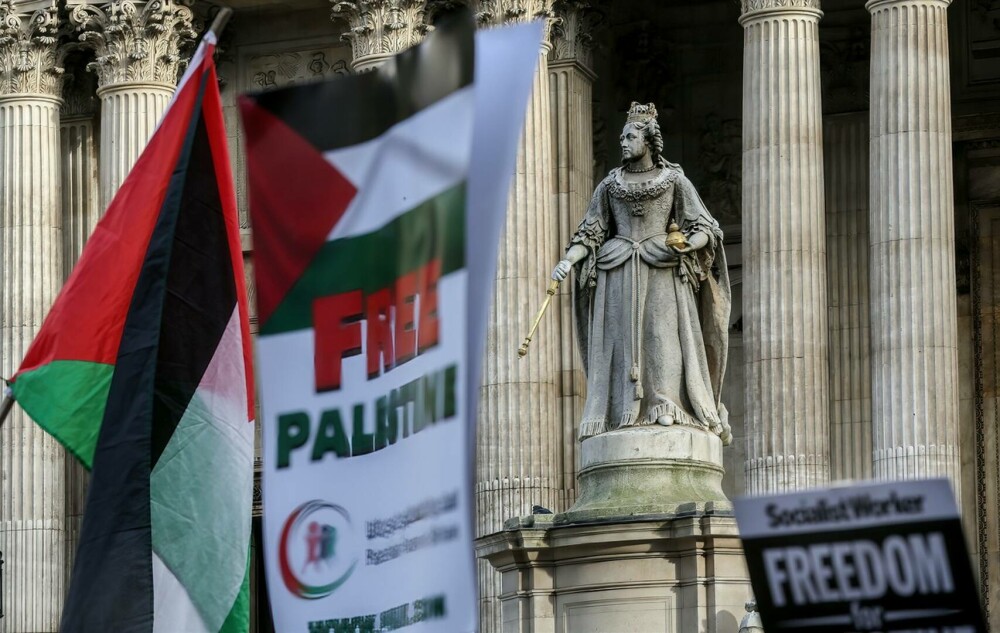 Proteste la Londra. Mii de persoane au manifestat în sprijinul palestinienilor. GALERIE FOTO - Imaginea 4