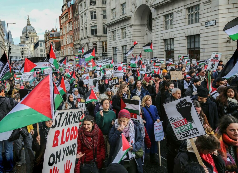 Proteste la Londra. Mii de persoane au manifestat în sprijinul palestinienilor. GALERIE FOTO - Imaginea 2