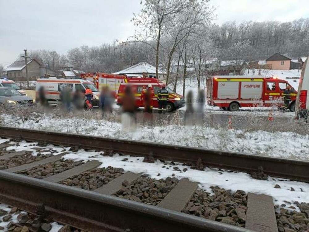 Accident cu 6 victime în Suceava. Un microbuz și o autoutilitară s-au izbit violent | GALERIE FOTO - Imaginea 2