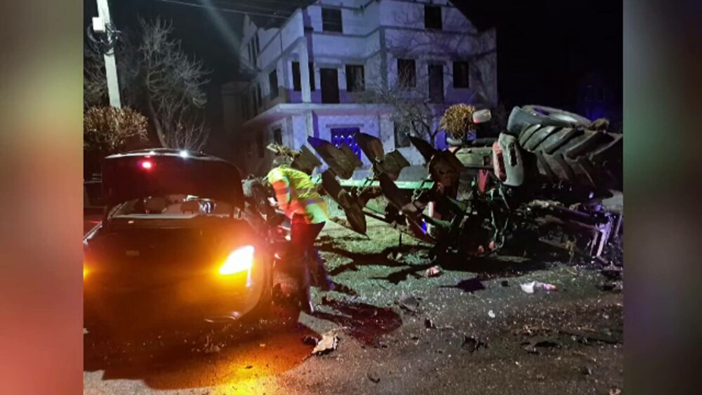 Accident mortal în Suceava, provocat de un șofer beat. Momentul în care se izbește violent de un tractor cu plug | FOTO&VIDEO - Imaginea 2