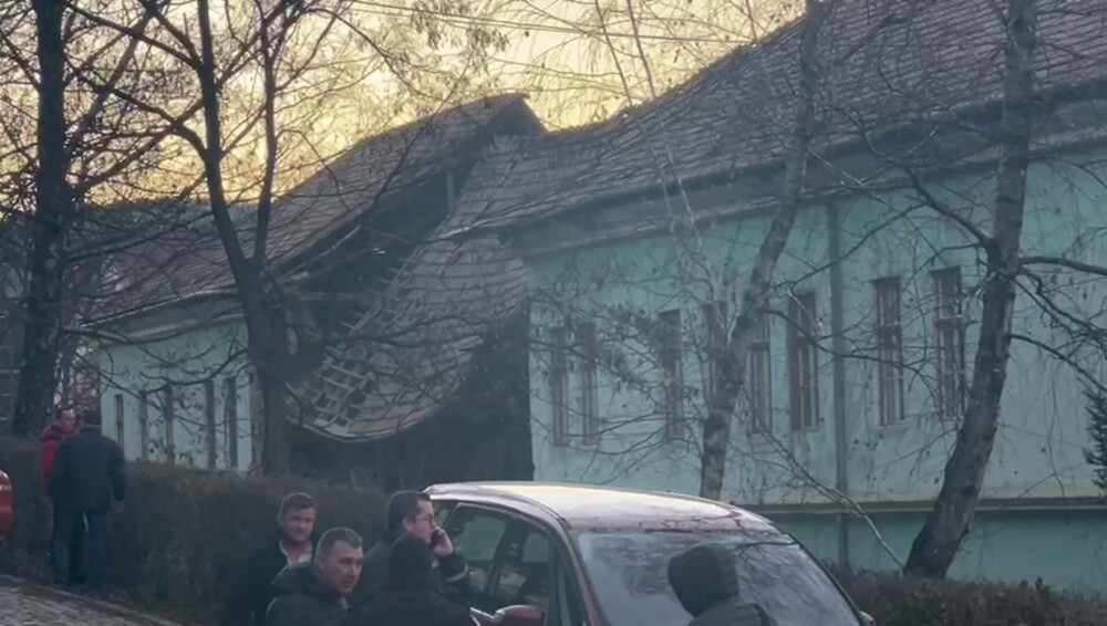 Ministerul Educaţiei: Colegii victimelor de la Odorheiu Secuiesc, preluaţi de familii sau cazaţi la un internat din apropiere - Imaginea 12