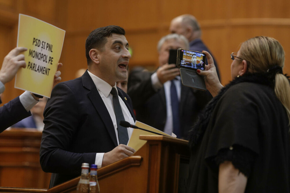 Ei vă cer votul. Scandalul degradant oferit de aleși, de demnitari, în Parlamentul României, în imagini GALERIE FOTO - Imaginea 15