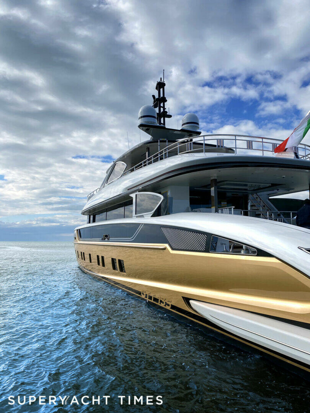 Cum arată yahtul unui miliardar belarus de pe Coasta de Azur, confiscat de francezi. ”Este definiția luxului” GALERIE FOTO - Imaginea 5