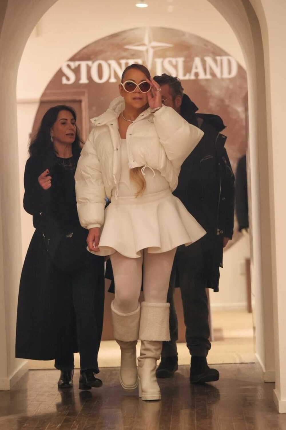 Mariah Carey a mers la cumpărături în magazinele luxoase din Colorado. Ce ținută a purtat. GALERIE FOTO - Imaginea 6