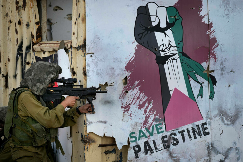 2023 în imagini: războiul Israel - Hamas. Moarte și devastare în Gaza, după luni întregi de lupte crâncene | GALERIE FOTO - Imaginea 8