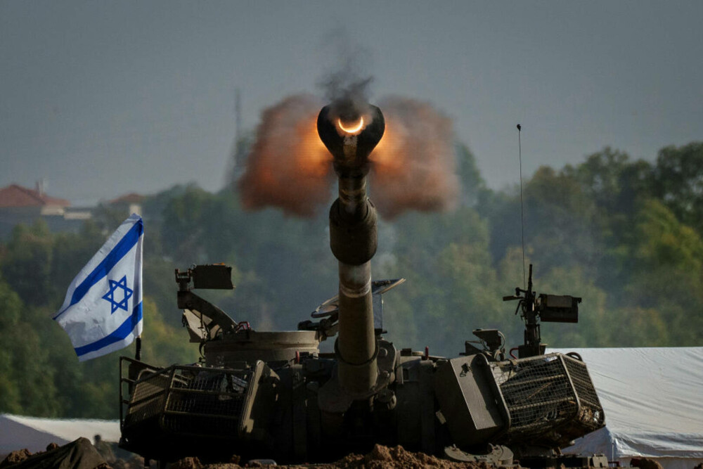 2023 în imagini: războiul Israel - Hamas. Moarte și devastare în Gaza, după luni întregi de lupte crâncene | GALERIE FOTO - Imaginea 11