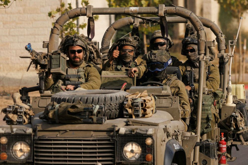 2023 în imagini: războiul Israel - Hamas. Moarte și devastare în Gaza, după luni întregi de lupte crâncene | GALERIE FOTO - Imaginea 14