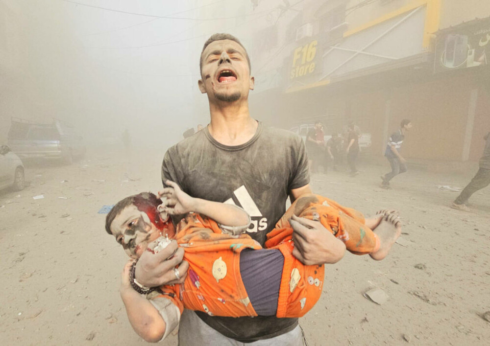 2023 în imagini: războiul Israel - Hamas. Moarte și devastare în Gaza, după luni întregi de lupte crâncene | GALERIE FOTO - Imaginea 19
