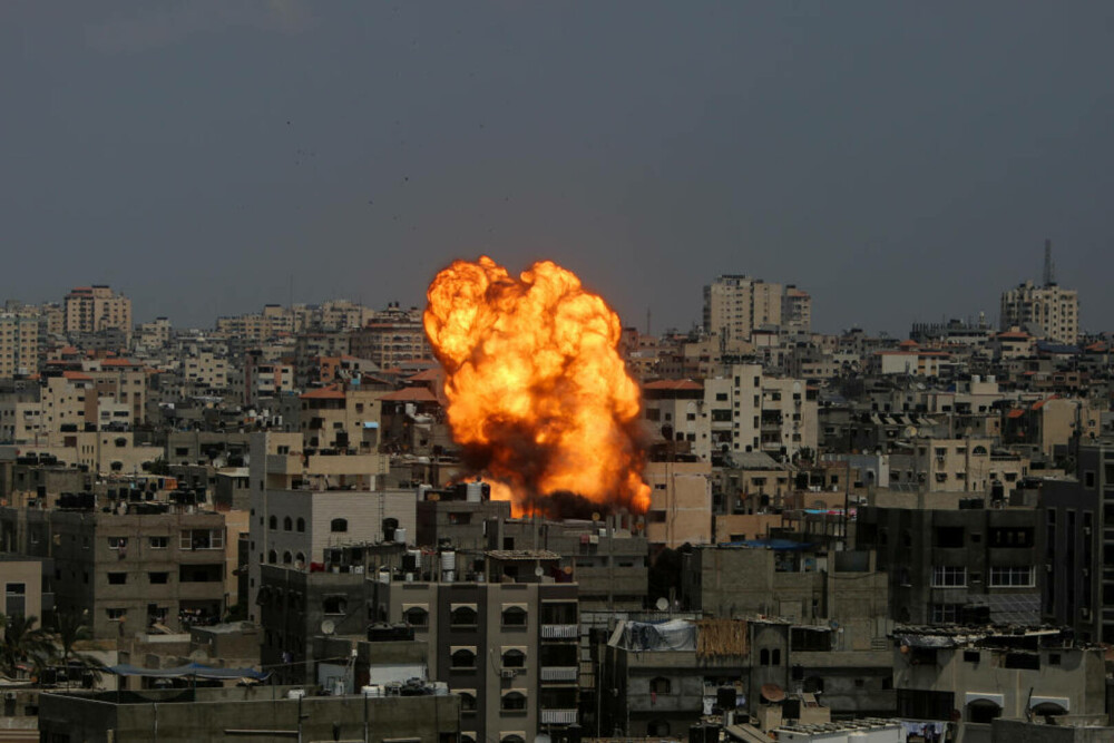 2023 în imagini: războiul Israel - Hamas. Moarte și devastare în Gaza, după luni întregi de lupte crâncene | GALERIE FOTO - Imaginea 20