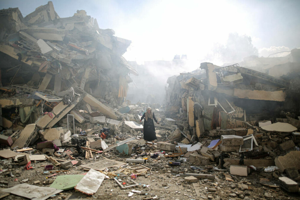 2023 în imagini: războiul Israel - Hamas. Moarte și devastare în Gaza, după luni întregi de lupte crâncene | GALERIE FOTO - Imaginea 22