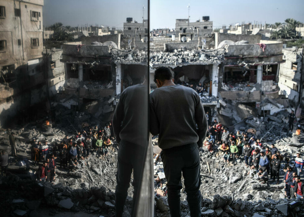 2023 în imagini: războiul Israel - Hamas. Moarte și devastare în Gaza, după luni întregi de lupte crâncene | GALERIE FOTO - Imaginea 26