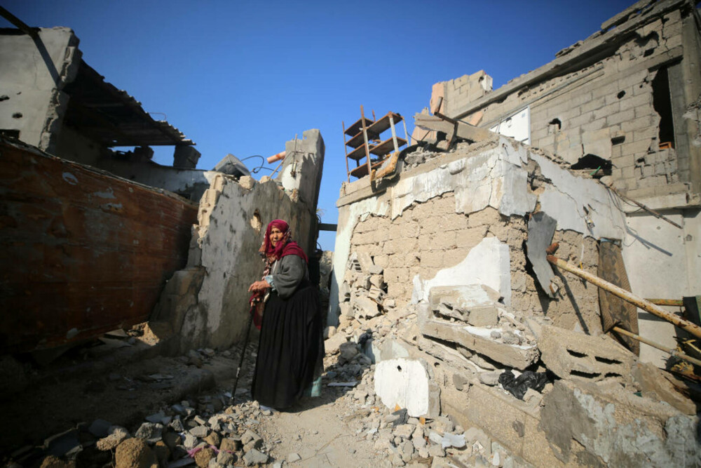 2023 în imagini: războiul Israel - Hamas. Moarte și devastare în Gaza, după luni întregi de lupte crâncene | GALERIE FOTO - Imaginea 37