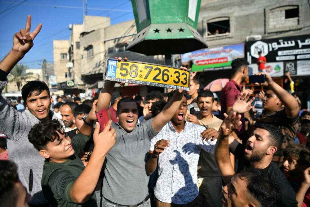 2023 în imagini: războiul Israel - Hamas. Moarte și devastare în Gaza, după luni întregi de lupte crâncene | GALERIE FOTO - Imaginea 44