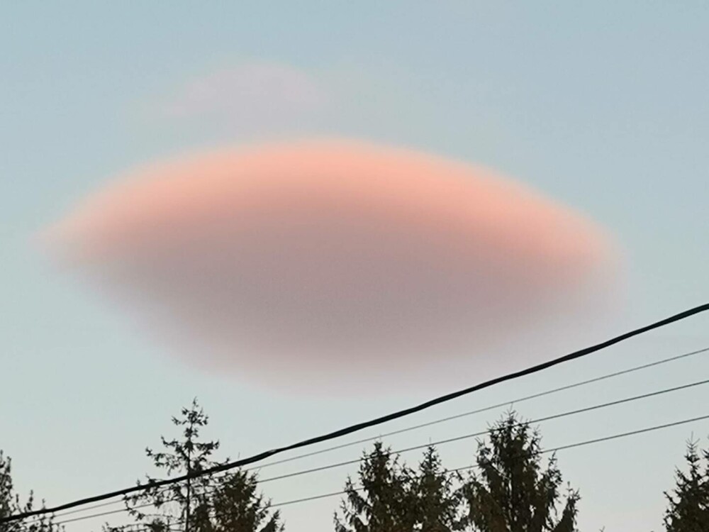 Norul OZN care i-a înspăimântat pe locuitorii din Câmpulung Muscel. Imaginea stranie a creat isterie GALERIE FOTO & VIDEO - Imaginea 5