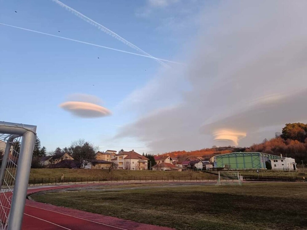 Norul OZN care i-a înspăimântat pe locuitorii din Câmpulung Muscel. Imaginea stranie a creat isterie GALERIE FOTO & VIDEO - Imaginea 9