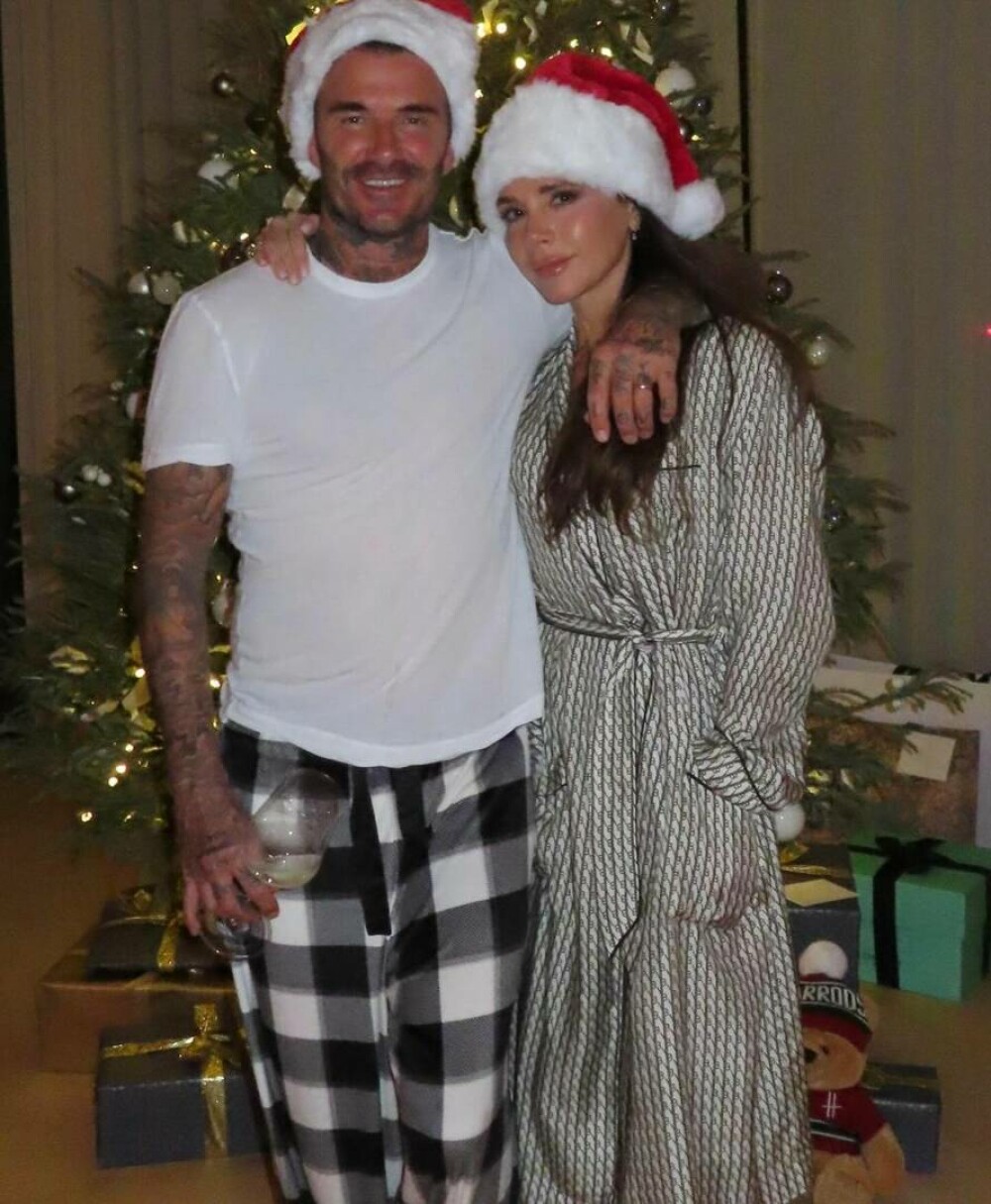 David și Victoria Beckham și-au surprins fanii înainte de sărbători. Cum arată Crăciunul în familia Beckham. FOTO - Imaginea 1