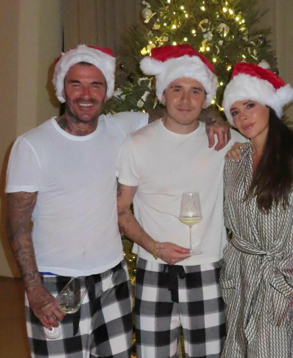 David și Victoria Beckham și-au surprins fanii înainte de sărbători. Cum arată Crăciunul în familia Beckham. FOTO - Imaginea 2