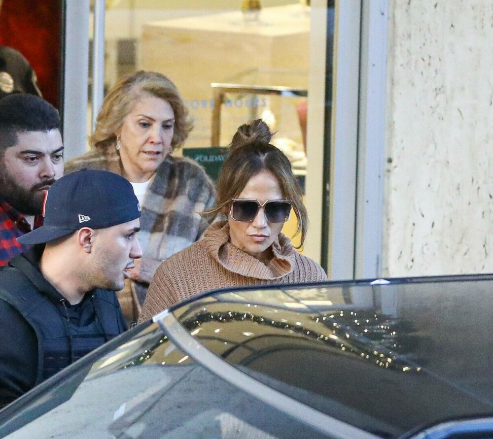 Jennifer Lopez, zi de naștere fără Ben Affleck. Cum și-a petrecut artista cea de-a 55-a aniversare. GALERIE FOTO & VIDEO - Imaginea 61