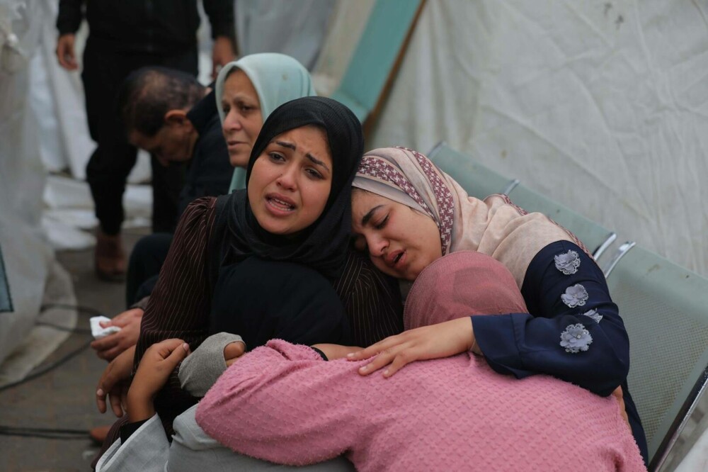 Un oficial ONU vorbeşte despre „carnagiu absolut” la spitalul Al-Aqsa din Gaza - Imaginea 3