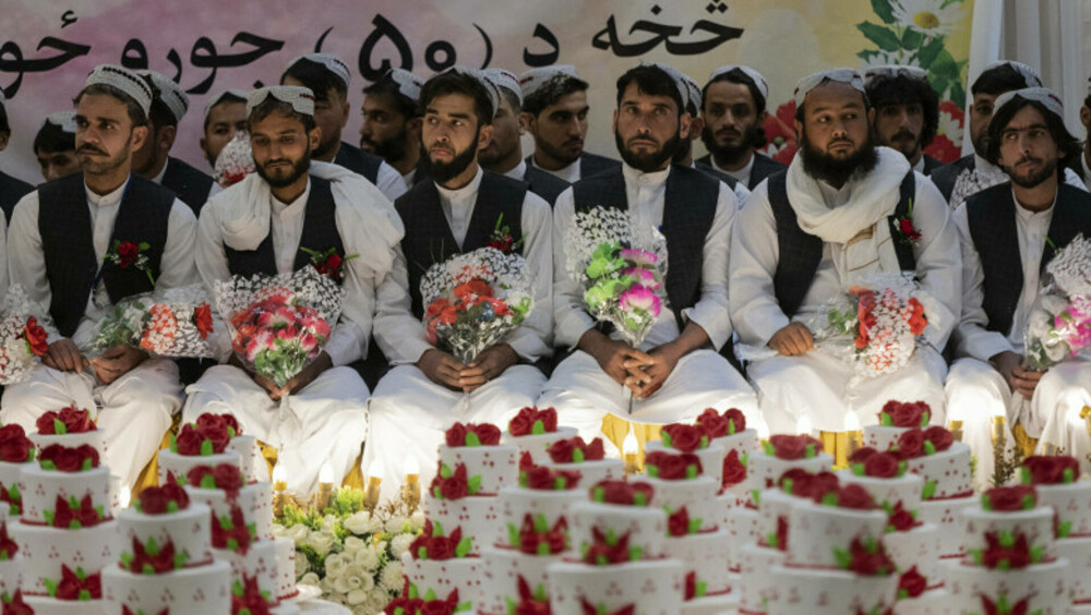 „Aștept această zi de 3 ani”. Nuntă în masă în Afganistan pentru cuplurile care nu au bani pentru o ceremonie tradițională - Imaginea 1