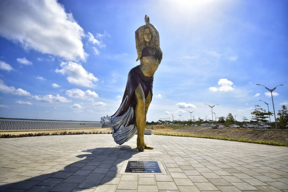 Shakira are statuie în orașul său natal. Monumentul are o înălțime impresionantă | GALERIE FOTO - Imaginea 3