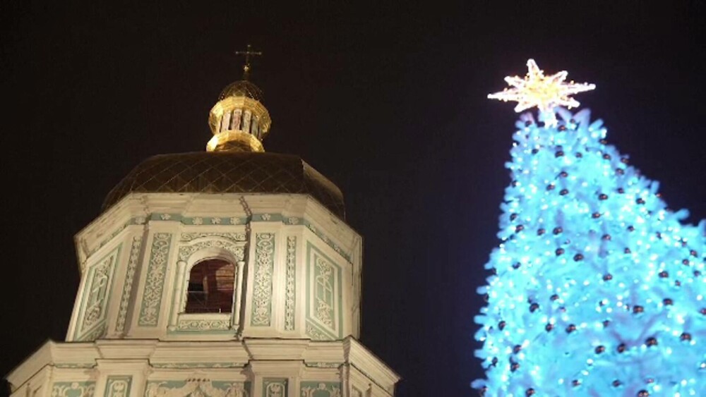 FOTO. Deși trăiesc vremuri tulburi, oamenii din Kiev au avut parte de o surpriză de Crăciun - Imaginea 8