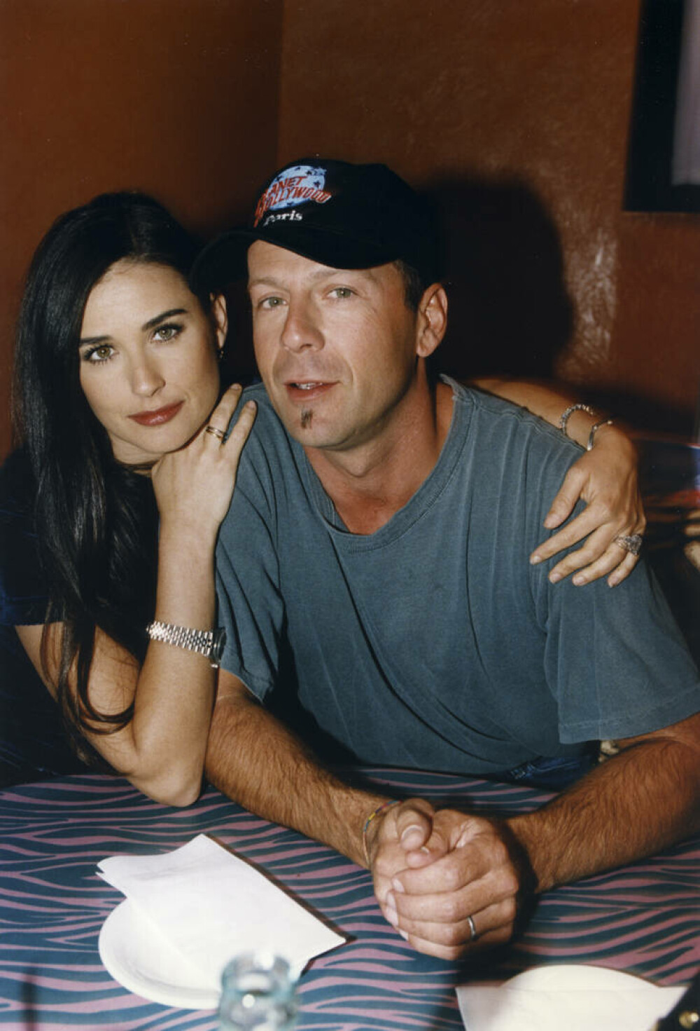 Ce spune Demi Moore despre starea de sănătate a lui Bruce Willis. „Este foarte dificil să vezi cum persoana iubită se luptă” - Imaginea 9