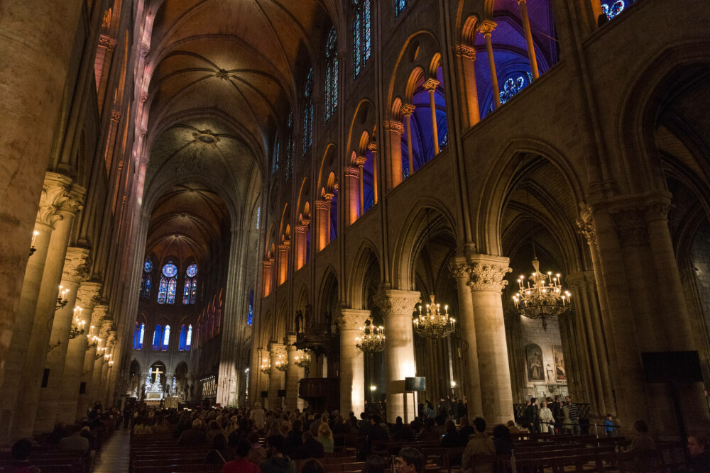 Rusia întinează și emoția redeschiderii Notre-Dame. Intoxicări despre simboluri satanice instalate în catedrală | FOTO - Imaginea 1