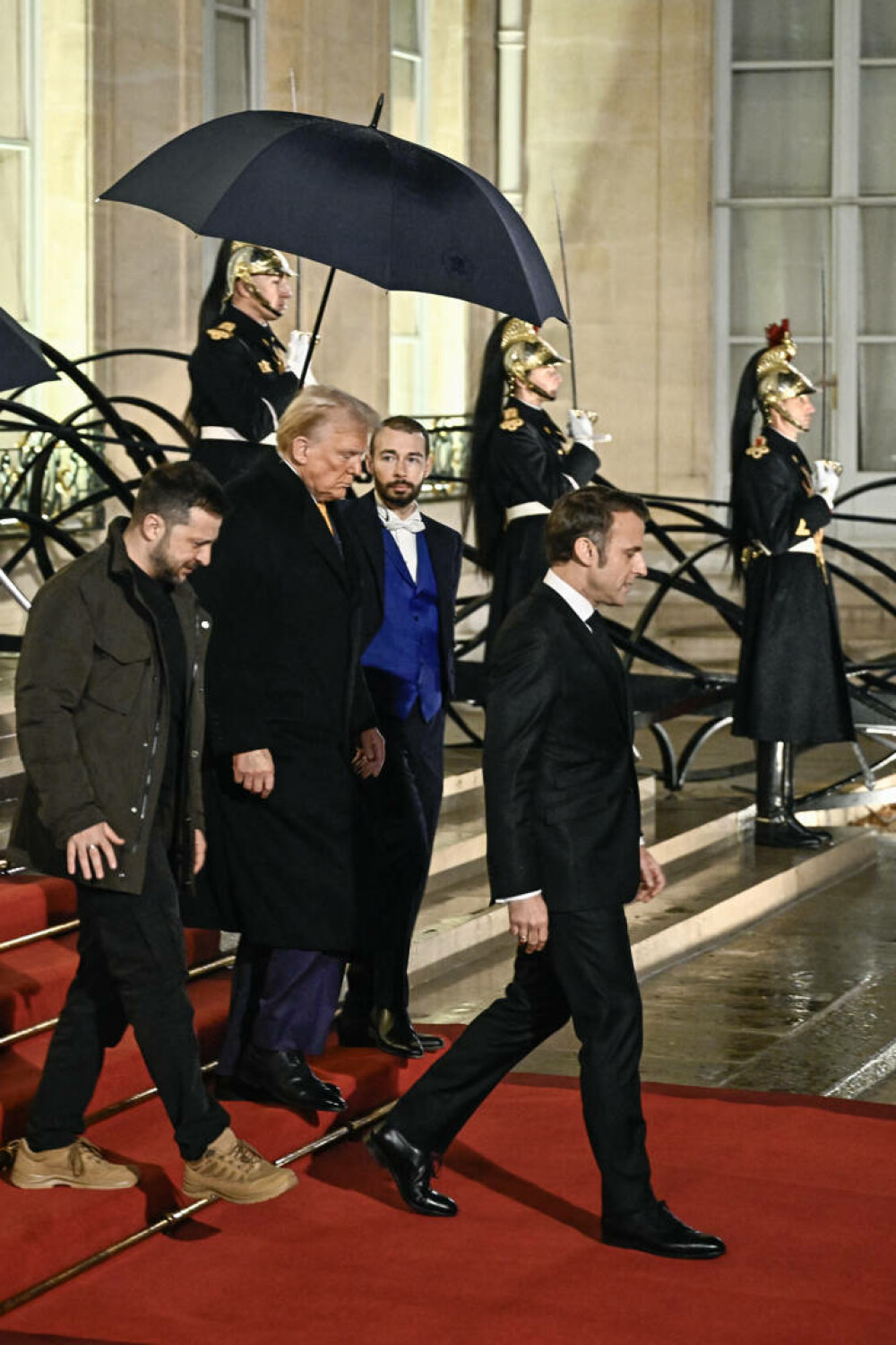 Trump, Zelenski și Macron s-au întâlnit la Paris. Ce a declarat președintele Ucrainei. „Cu toţii ne dorim pacea” - Imaginea 5