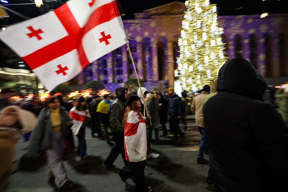 Mii de manifestanţi pro-UE s-au reunit din nou Georgia. Au organizat marşuri în aproximativ zece locuri din capitală - Imaginea 6