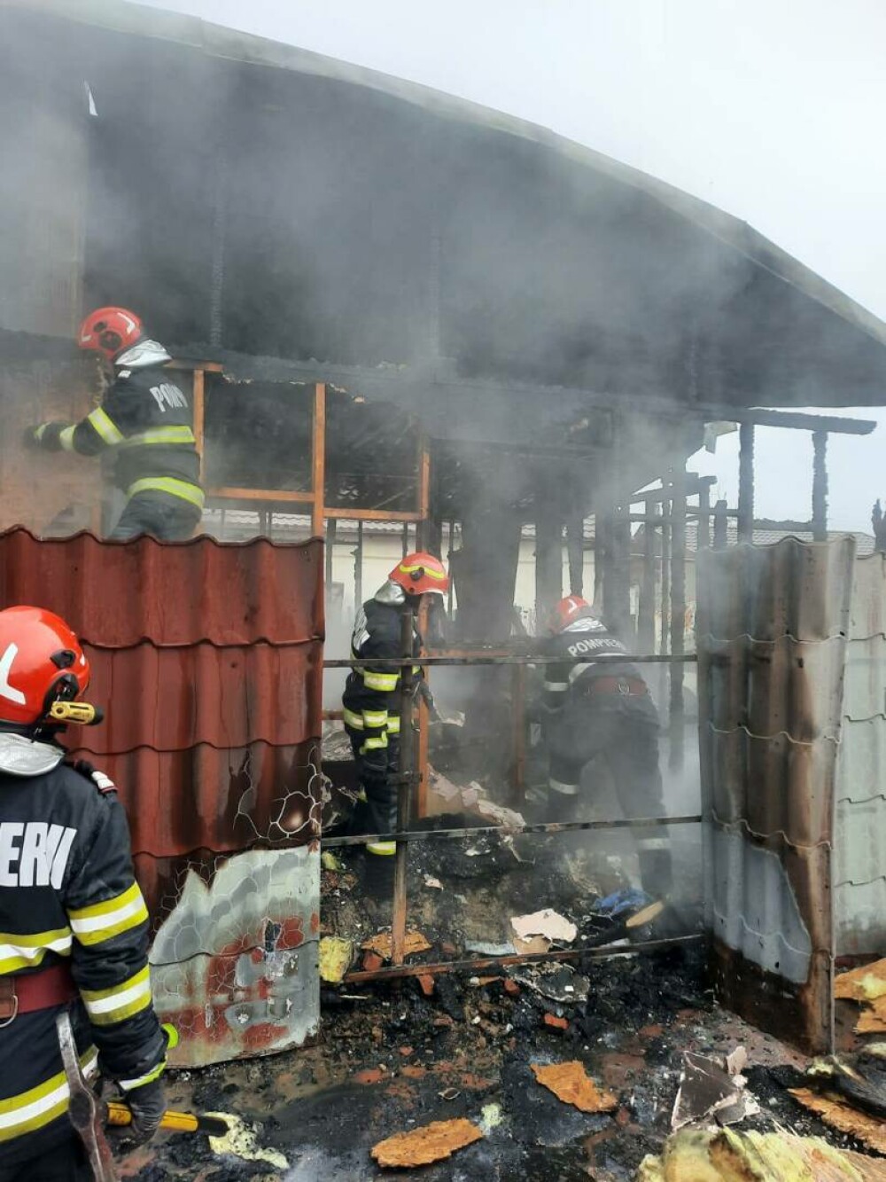 Un copil de 10 ani din Prahova a fost ars pe faţă, mâini şi picioare în urma unui incendiu - Imaginea 3