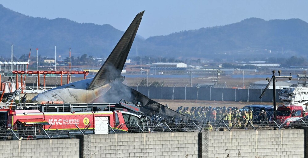 Un avion cu 181 de persoane la bord s-a prăbuşit la aterizare, în Coreea de Sud. Anunț cumplit al salvatorilor | FOTO & VIDEO - Imaginea 10