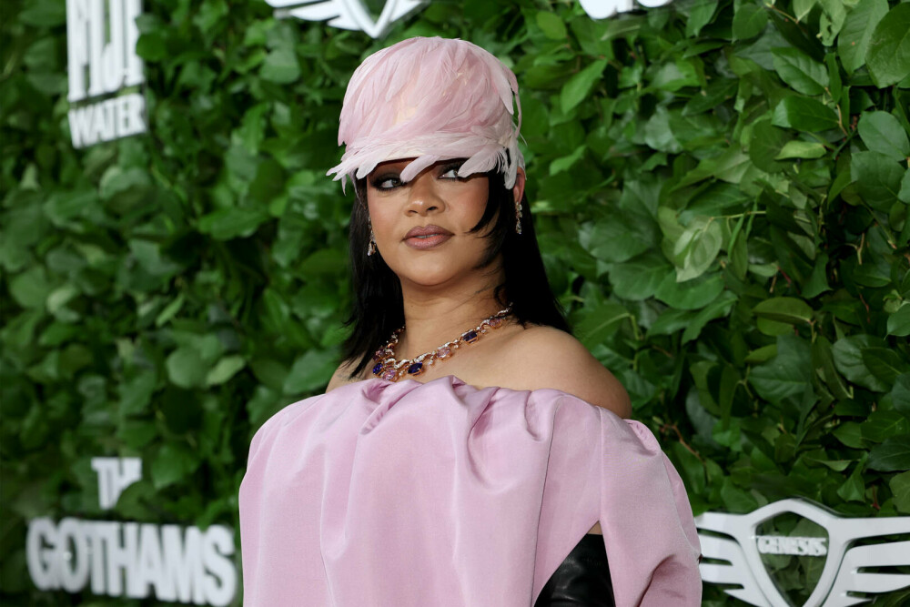 Rihanna, apariție inedită pe covorul roșu alături de A$AP Rocky. Ținuta cu care a atras toate privirile. GALERIE FOTO - Imaginea 12