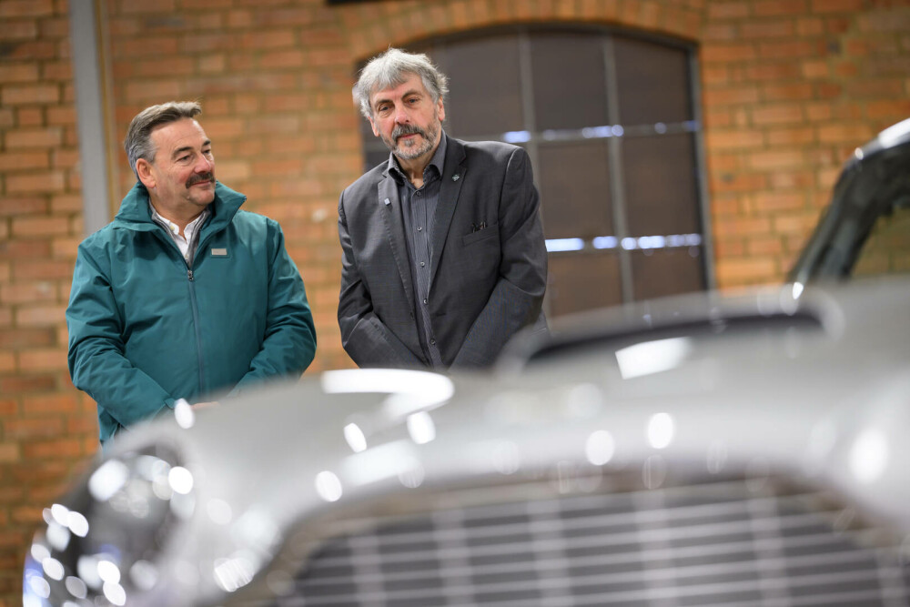 Un Aston Martin DB5 ruginit, restaurat spectaculos după 50 de ani. Valorează acum un milion de lire sterline. GALERIE FOTO - Imaginea 6