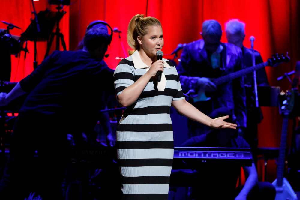 Amy Schumer, despre boala care i-a provocat scăderea dramatică în greutate: „Am slăbit ca să supraviețuiesc” - Imaginea 11