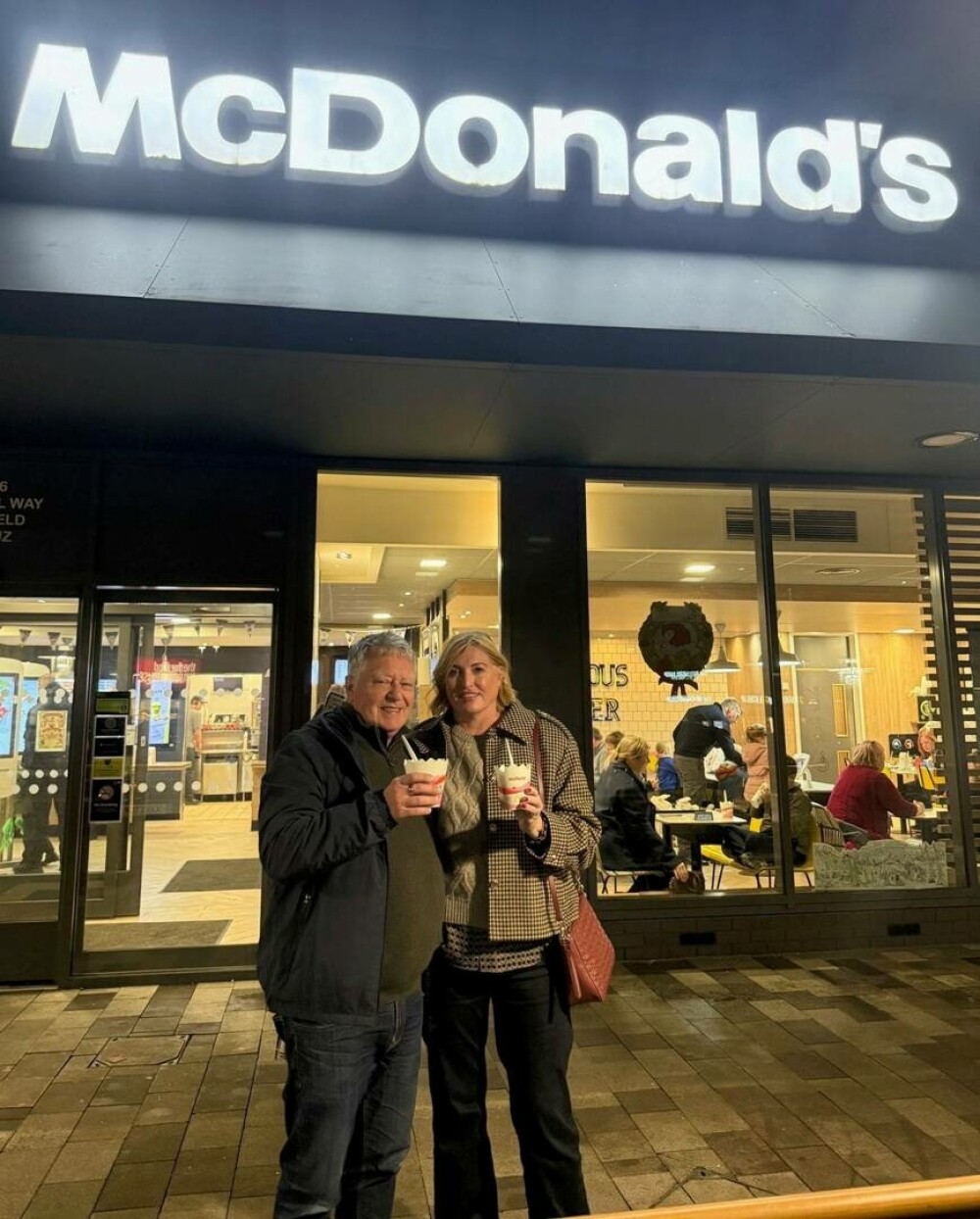 Doi soți britanici mâncau la McDonald’s când au primit un apel care le-a schimbat viața. Deveniseră milionari - Imaginea 4