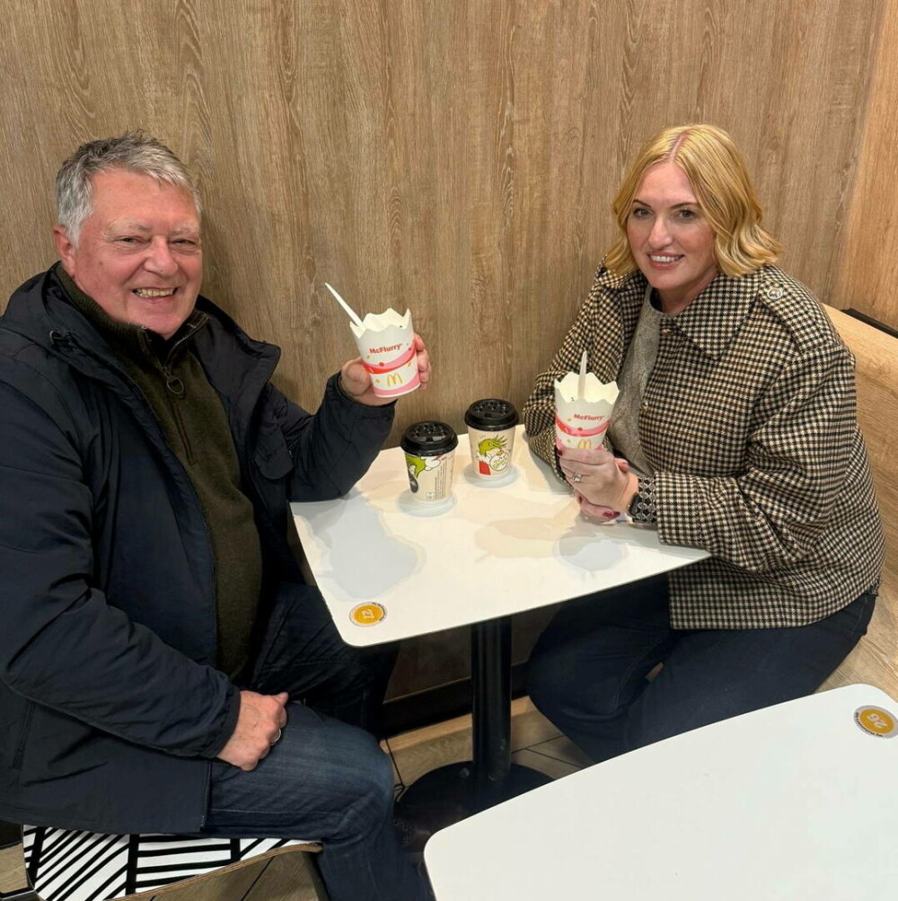 Doi soți britanici mâncau la McDonald’s când au primit un apel care le-a schimbat viața. Deveniseră milionari - Imaginea 1