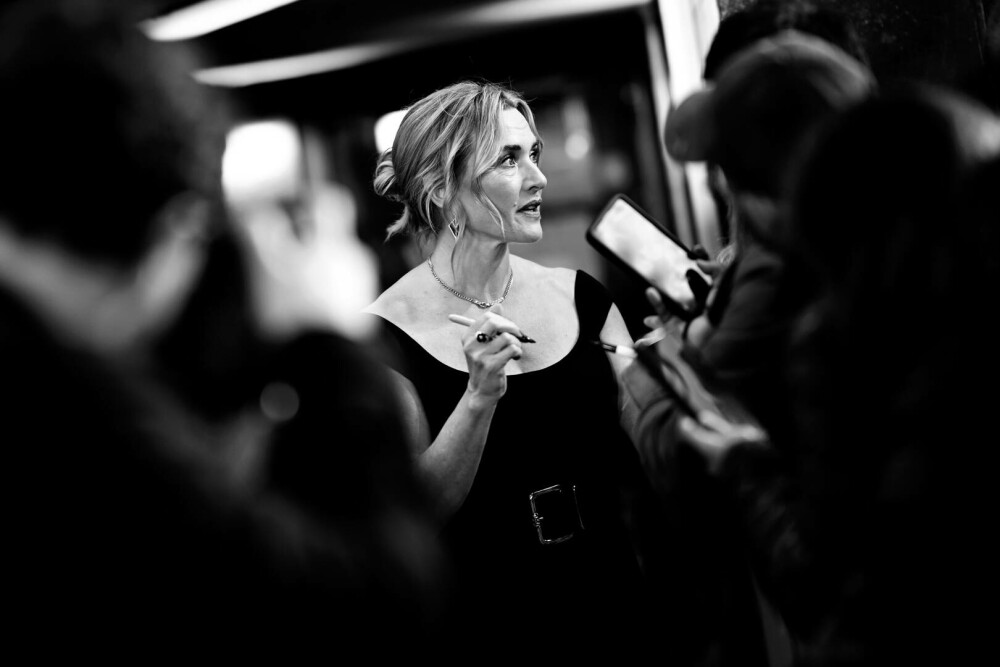 Kate Winslet, la premiera „Goodbye June”, unde și-a celebrat debutul regizoral alături de fiul său. GALERIE FOTO - Imaginea 9