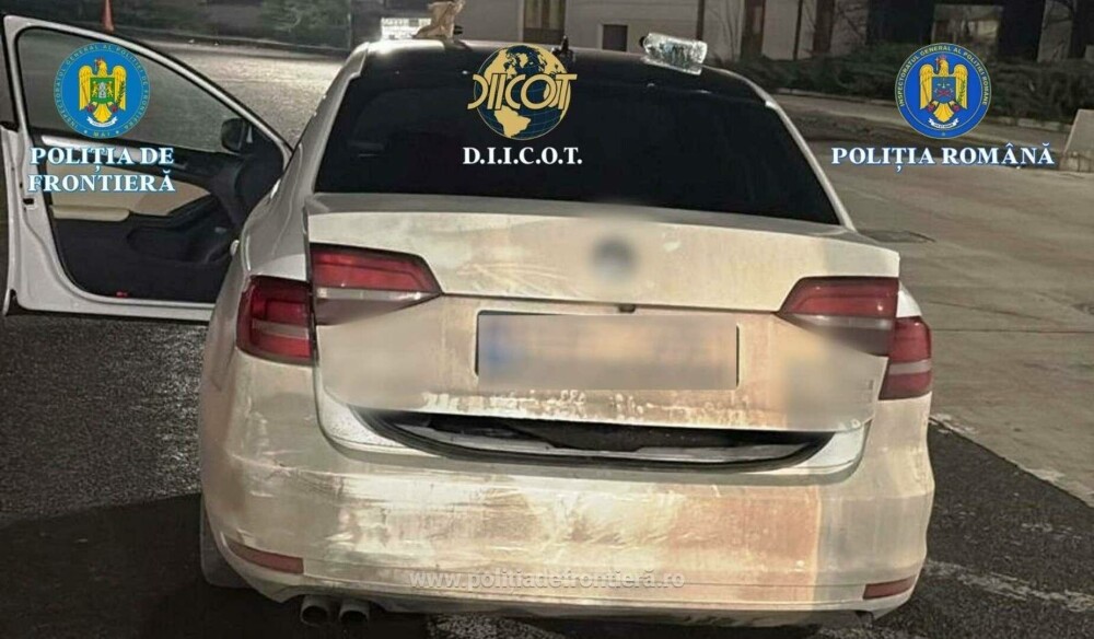 Un șofer israelian de 22 de ani a fost arestat după un control de rutină în Iași. Ce încerca să ascundă într-o cutie. FOTO - Imaginea 4