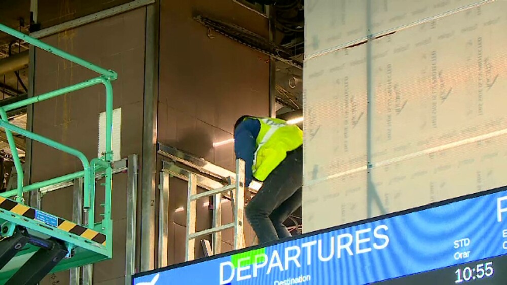 Modernizări ample la Aeroportul Henri Coandă. Sunt 12 ghișee unde pasagerii își pot înregistra singuri bagajul de cală - Imaginea 8