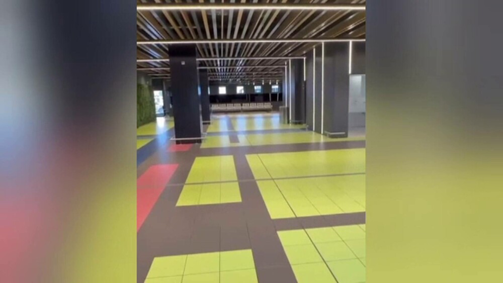 Modernizări ample la Aeroportul Henri Coandă. Sunt 12 ghișee unde pasagerii își pot înregistra singuri bagajul de cală - Imaginea 10