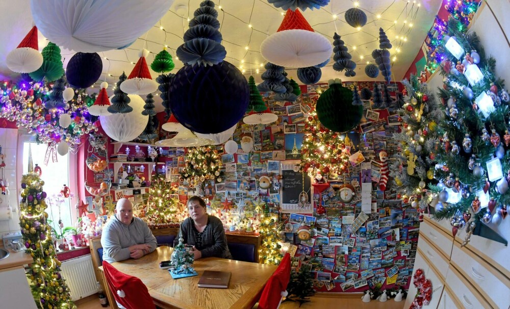 Un cuplu din Germania și-a decorat casa cu 621 de brazi de Crăciun. Și-au bătut propriul record. FOTO - Imaginea 5