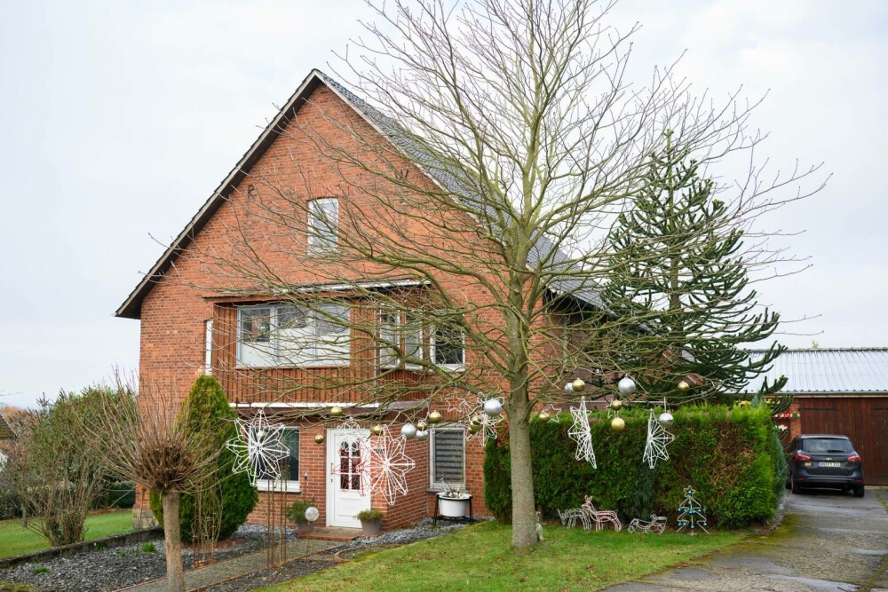 Un cuplu din Germania și-a decorat casa cu 621 de brazi de Crăciun. Și-au bătut propriul record. FOTO - Imaginea 7